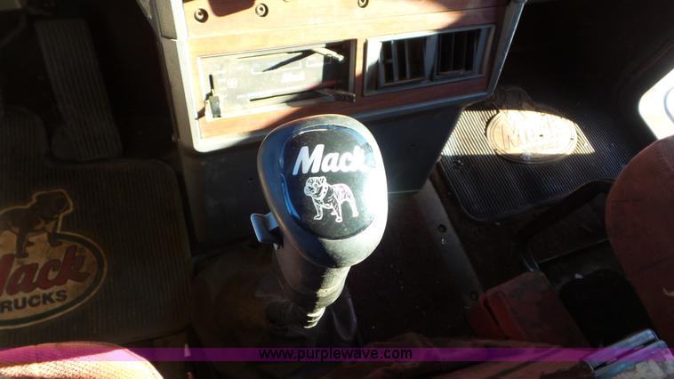 image for item K4506 1999 Mack CL713 grapple truck