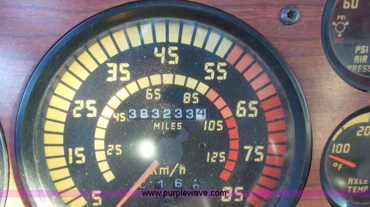 image for item K4506 1999 Mack CL713 grapple truck