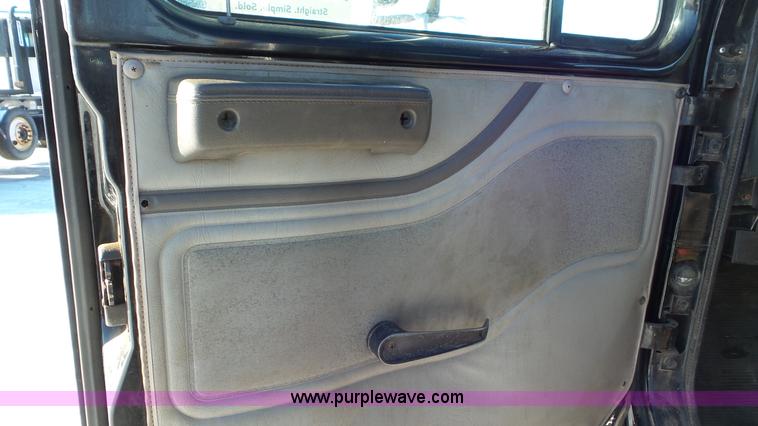 image for item K4507 1997 International 4700 rollback truck