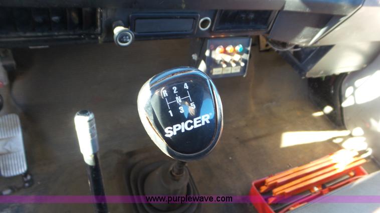 image for item K4507 1997 International 4700 rollback truck