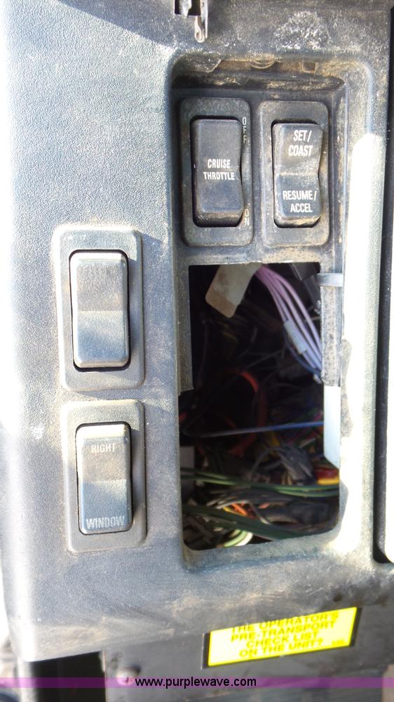 image for item K4507 1997 International 4700 rollback truck