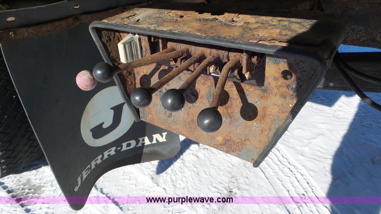 image for item K4507 1997 International 4700 rollback truck