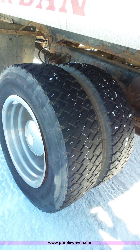 image for item K4507 1997 International 4700 rollback truck