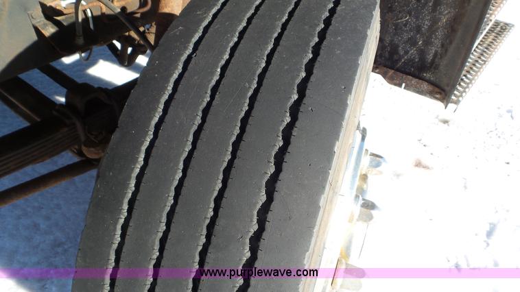 image for item K4507 1997 International 4700 rollback truck