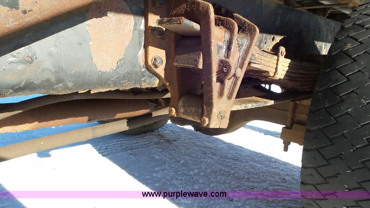 image for item K4507 1997 International 4700 rollback truck