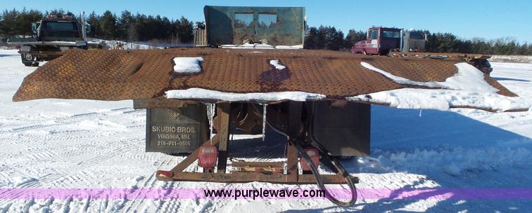 image for item K4508 1987 Ford FT900 rollback truck