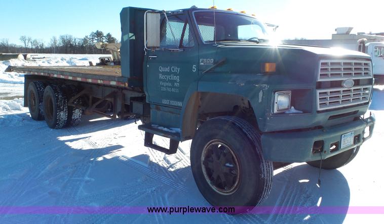 image for item K4508 1987 Ford FT900 rollback truck