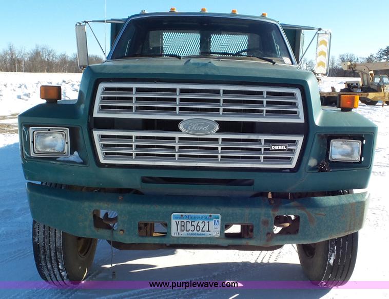 image for item K4508 1987 Ford FT900 rollback truck