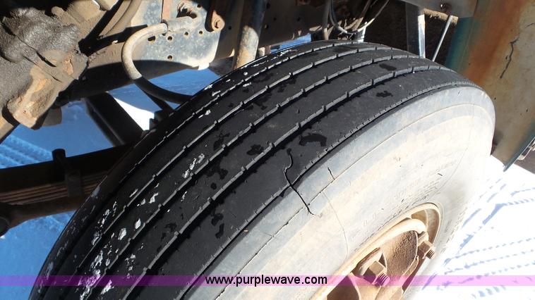 image for item K4508 1987 Ford FT900 rollback truck