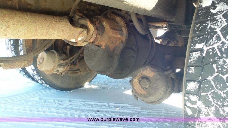 image for item K4508 1987 Ford FT900 rollback truck