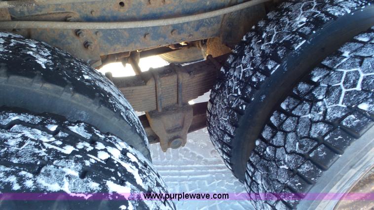 image for item K4508 1987 Ford FT900 rollback truck