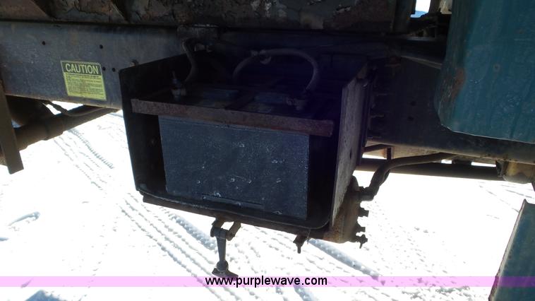 image for item K4508 1987 Ford FT900 rollback truck