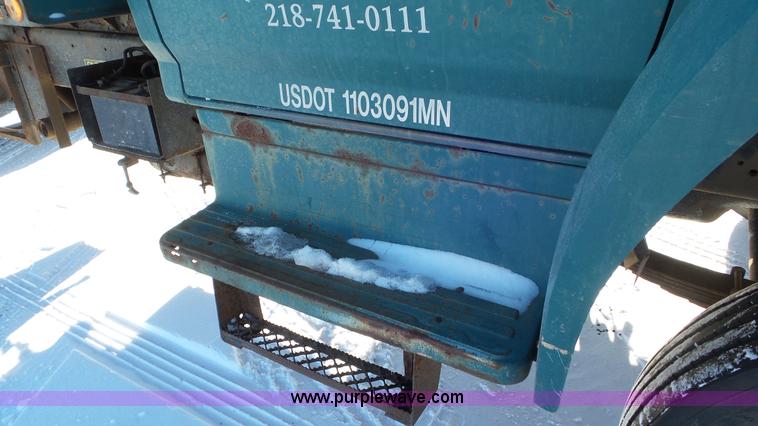 image for item K4508 1987 Ford FT900 rollback truck