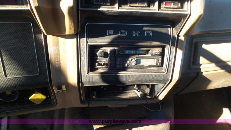 image for item K4508 1987 Ford FT900 rollback truck