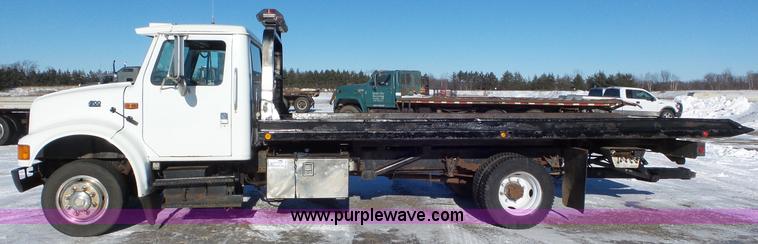 image for item K4509 2001 International 4700 rollback truck
