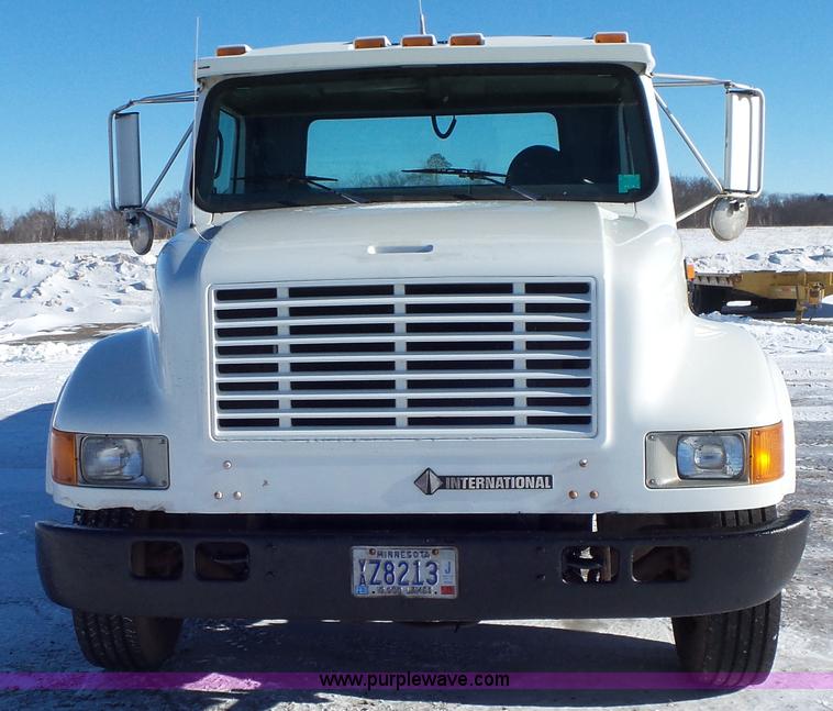 image for item K4509 2001 International 4700 rollback truck