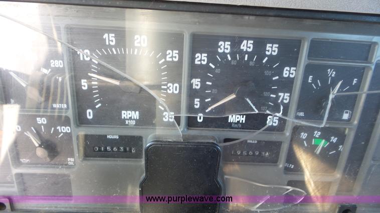 image for item K4509 2001 International 4700 rollback truck