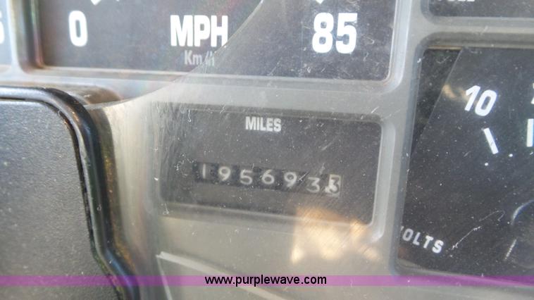 image for item K4509 2001 International 4700 rollback truck