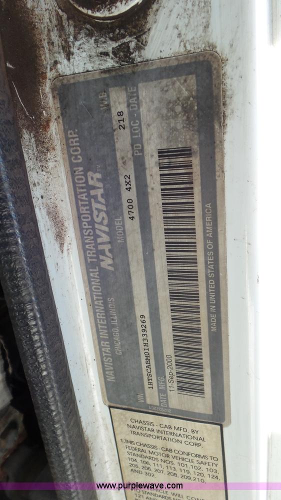 image for item K4509 2001 International 4700 rollback truck