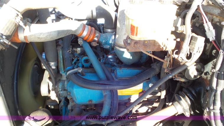 image for item K4509 2001 International 4700 rollback truck