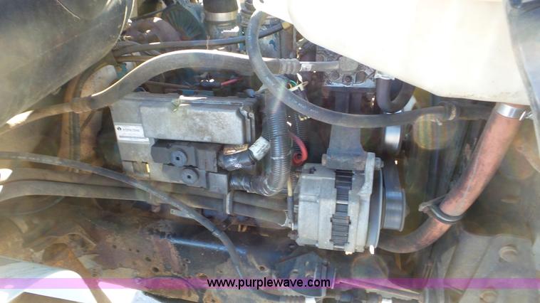 image for item K4509 2001 International 4700 rollback truck