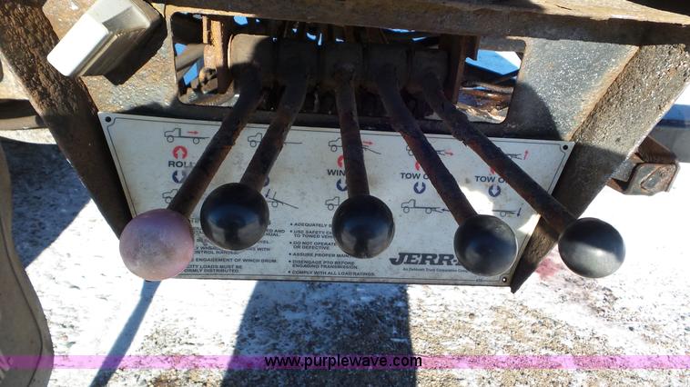 image for item K4509 2001 International 4700 rollback truck