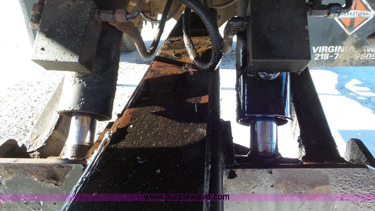 image for item K4509 2001 International 4700 rollback truck