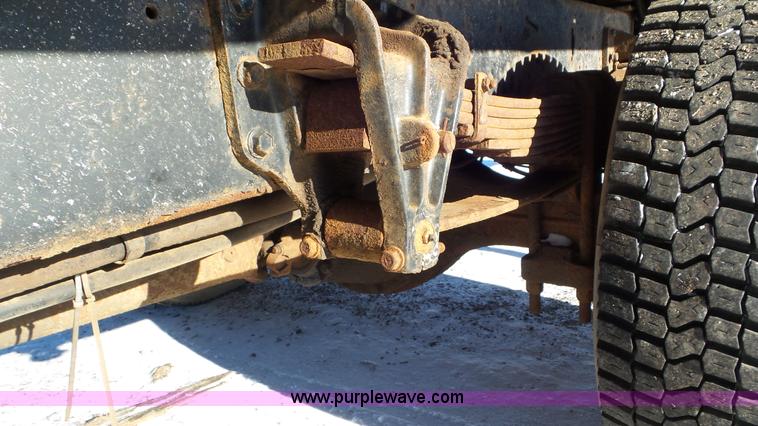 image for item K4509 2001 International 4700 rollback truck