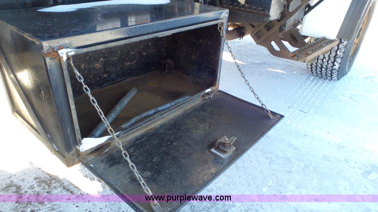 image for item K4510 2001 Sterling L9500 hook lift truck