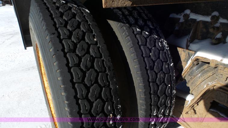 image for item K4510 2001 Sterling L9500 hook lift truck