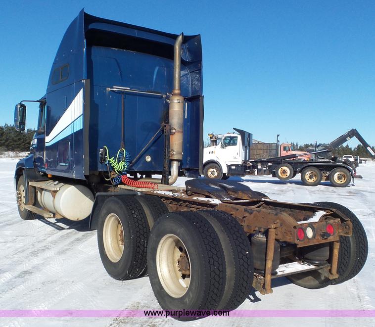 image for item K4511 2000 Mack CX613 semi truck