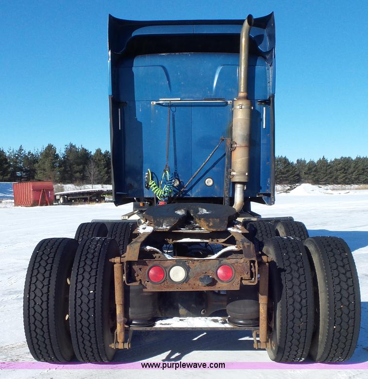 image for item K4511 2000 Mack CX613 semi truck