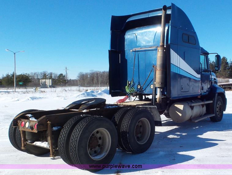 image for item K4511 2000 Mack CX613 semi truck