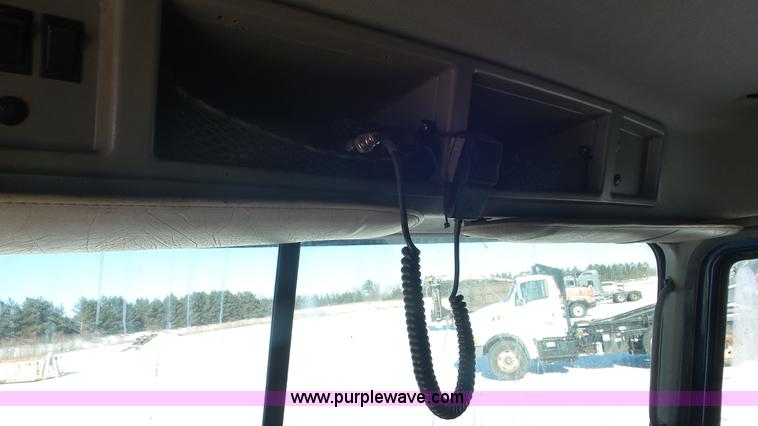 image for item K4511 2000 Mack CX613 semi truck