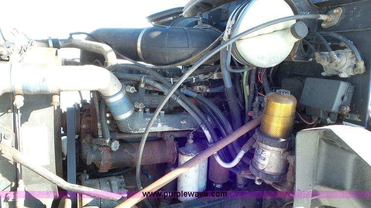 image for item K4511 2000 Mack CX613 semi truck