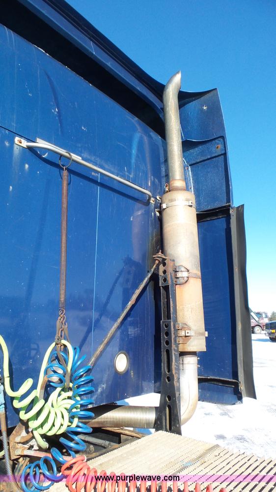 image for item K4511 2000 Mack CX613 semi truck