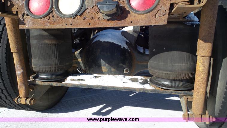 image for item K4511 2000 Mack CX613 semi truck