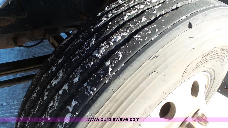 image for item K4511 2000 Mack CX613 semi truck