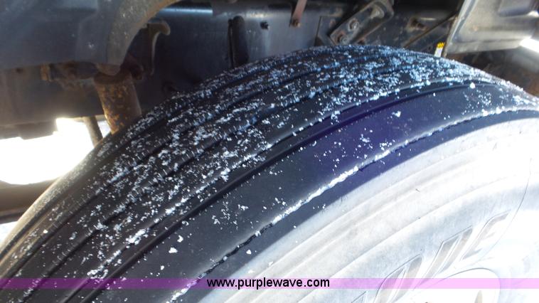 image for item K4511 2000 Mack CX613 semi truck