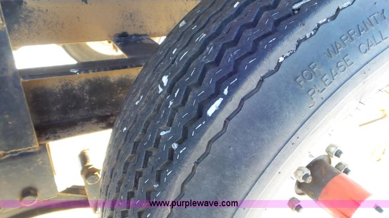 image for item K4512 2000 L&S Services TA500TK fuel trailer