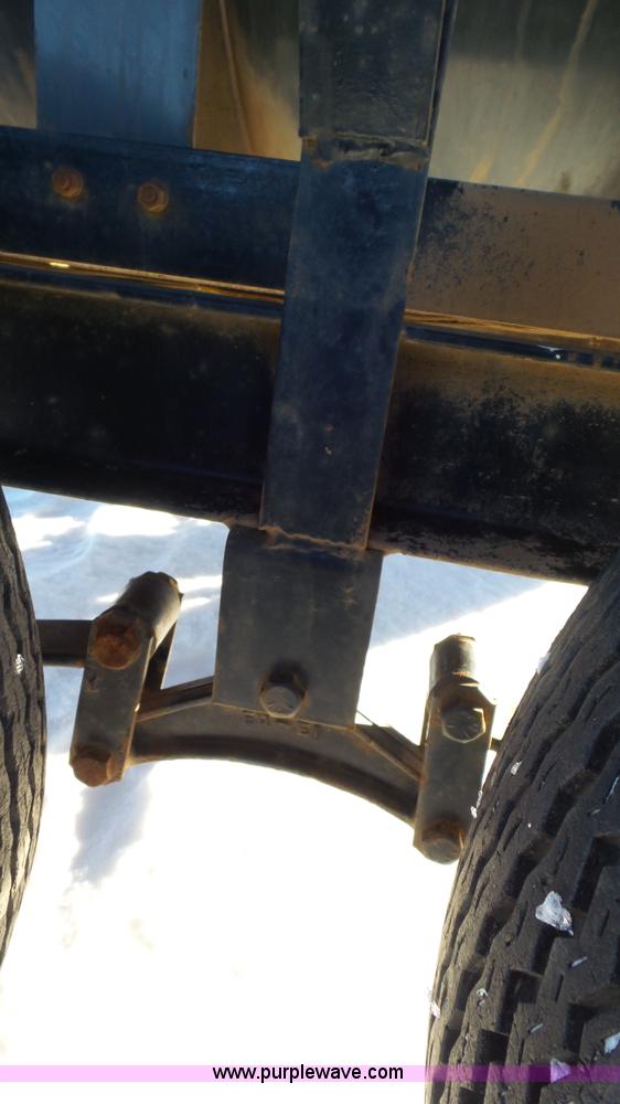 image for item K4512 2000 L&S Services TA500TK fuel trailer