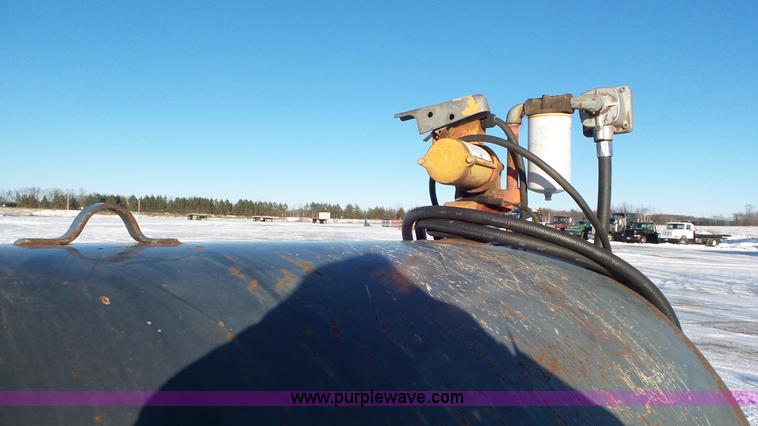 image for item K4512 2000 L&S Services TA500TK fuel trailer