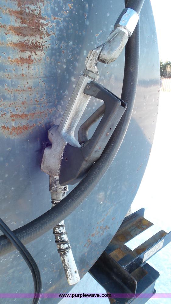 image for item K4512 2000 L&S Services TA500TK fuel trailer