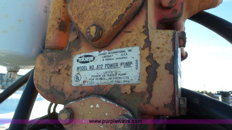 image for item K4512 2000 L&S Services TA500TK fuel trailer