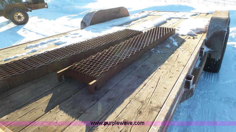 image for item K4513 2000 ABU equipment trailer