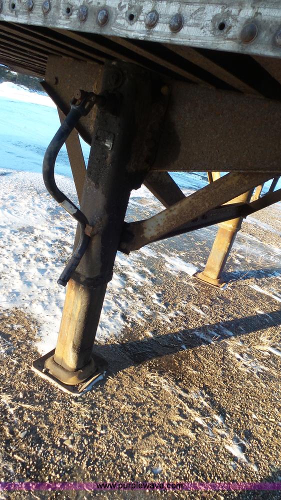 image for item K4518 1982 Fruehauf FBZ9-F2-45 dry van trailer