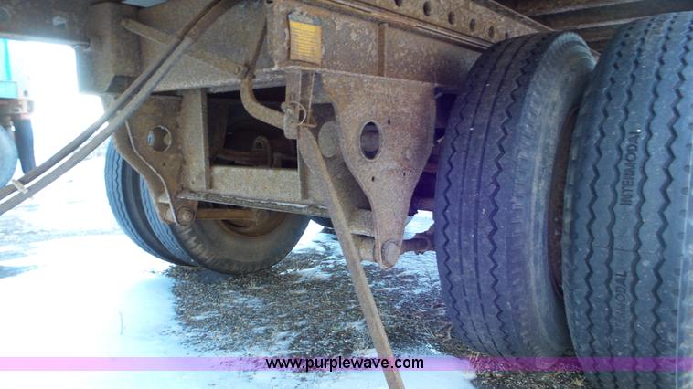 image for item K4518 1982 Fruehauf FBZ9-F2-45 dry van trailer