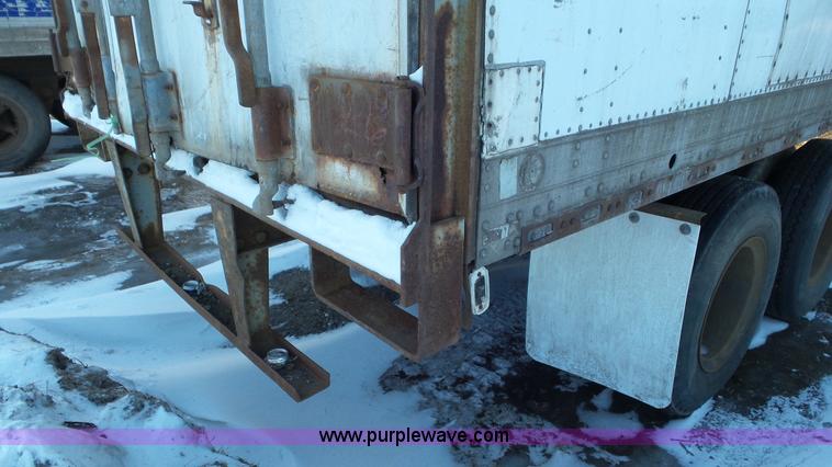 image for item K4518 1982 Fruehauf FBZ9-F2-45 dry van trailer