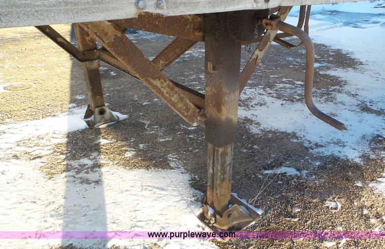 image for item K4519 1973 Fruehauf FB8-F2-45 dry van trailer