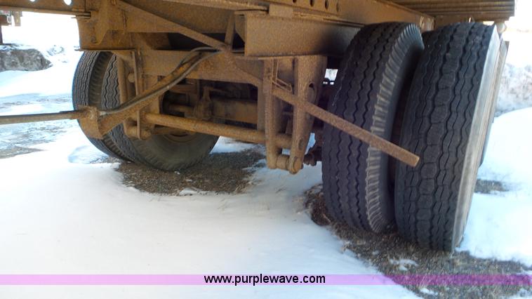 image for item K4519 1973 Fruehauf FB8-F2-45 dry van trailer